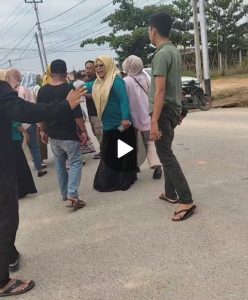 INSIDEN SEMBAKO DALAM MOBIL PLAT MERAH DIHARI PERTAMA MASA TENANG PILKADA SIJUNJUNG, SUMATERA BARAT, BERUJUNG LAPORAN POLISI