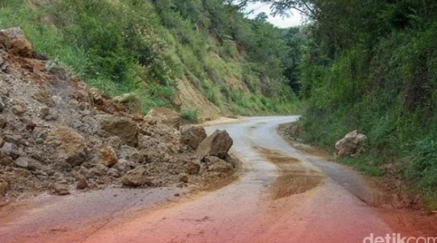 Akses Sumbar-Riau Kembali Normal Usai Lumpuh karena Longsor di Kelok 9